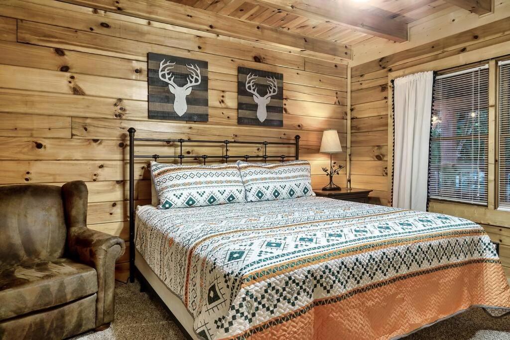 Cabin With New Hot Tub, Near Dollywood .2Bd.2Ba.Sleeps6.Bbq Sevierville Exterior foto