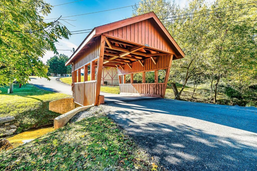 Cabin With New Hot Tub, Near Dollywood .2Bd.2Ba.Sleeps6.Bbq Sevierville Exterior foto