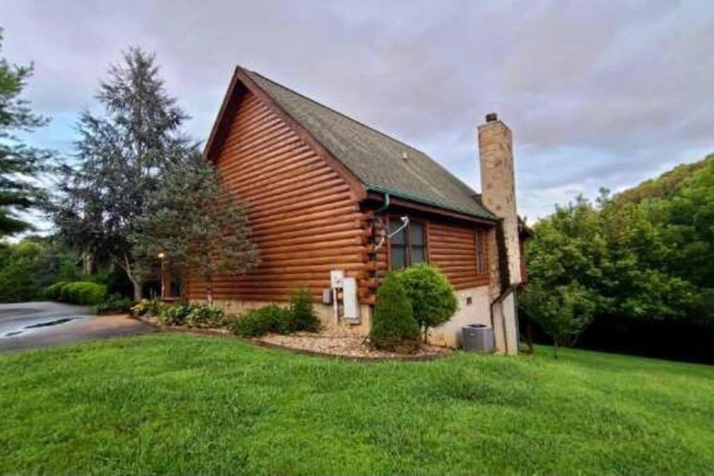 Cabin With New Hot Tub, Near Dollywood .2Bd.2Ba.Sleeps6.Bbq Sevierville Exterior foto