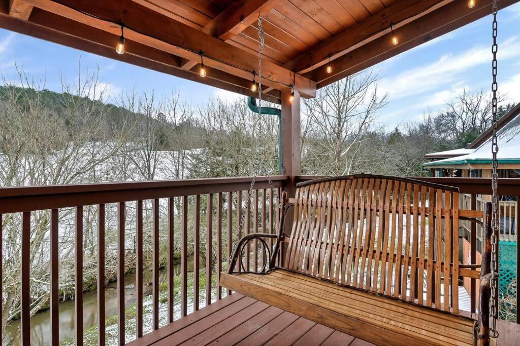 Cabin With New Hot Tub, Near Dollywood .2Bd.2Ba.Sleeps6.Bbq Sevierville Exterior foto